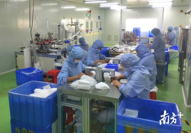 维达纸业（中国）有限公司火线转战口罩生产。新会区科工商务局供图