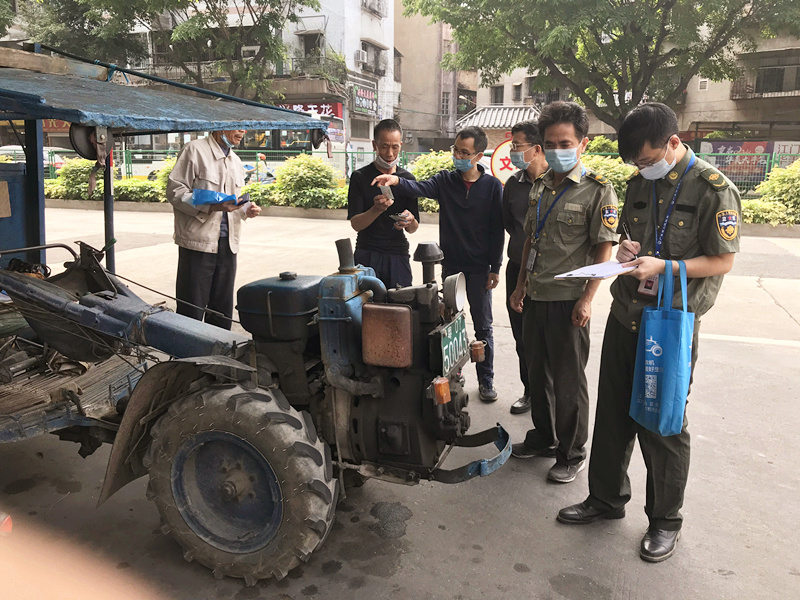 党员干部开展农机安全检查_副本.jpg
