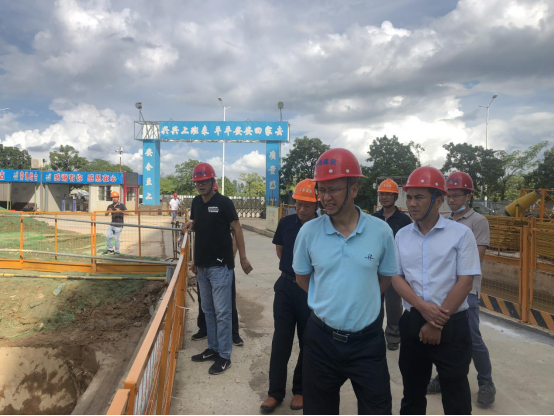 区领导督导建设领域国庆中秋节前安全生产工作105.png