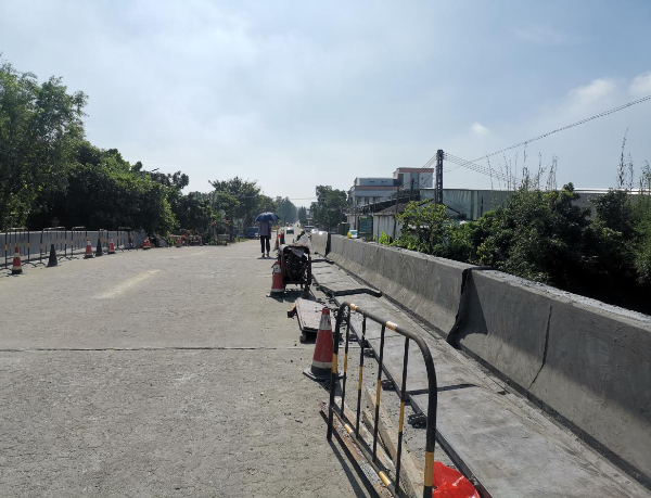 Y192五堡桥防护栏升级.jpg