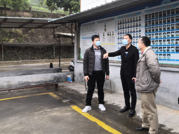 检查组到驾校检查防控工作.jpg