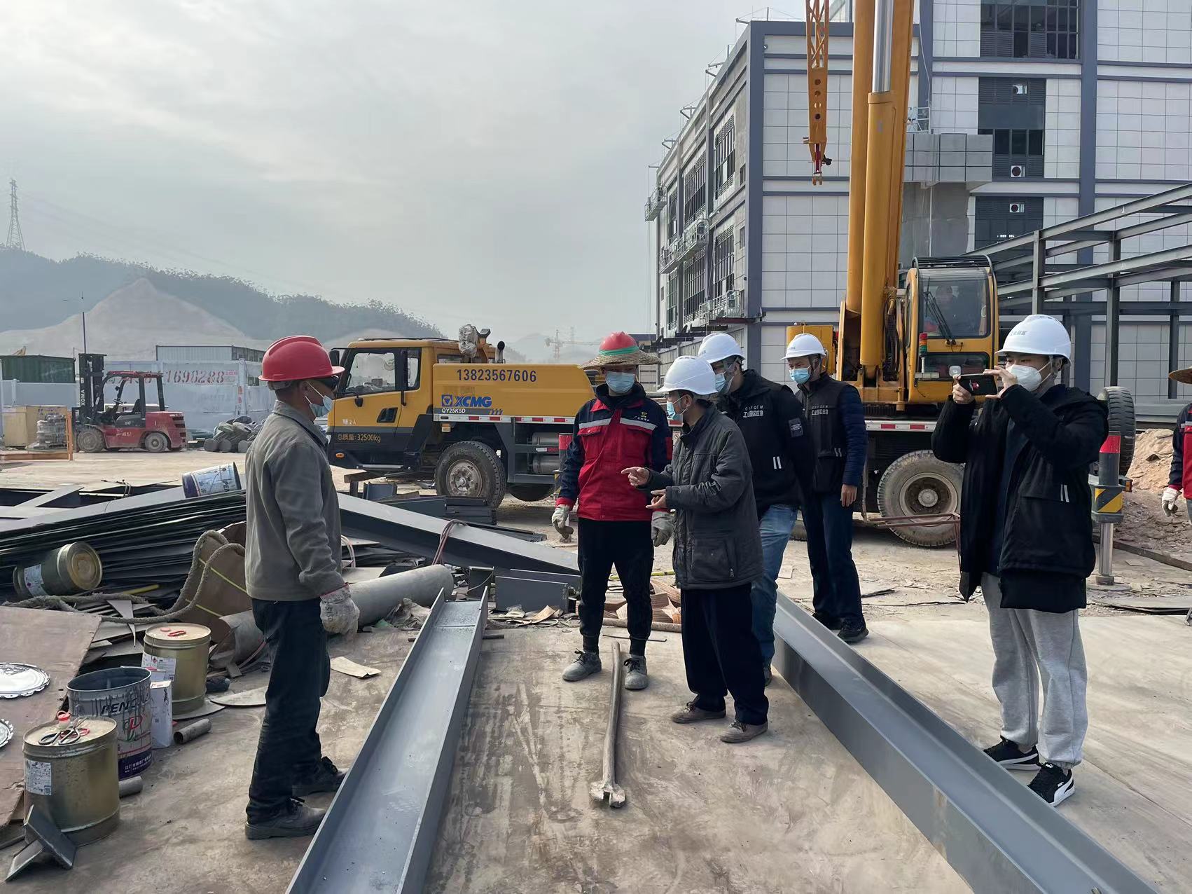 15.安全专家对建筑领域进行专业指导.jpg