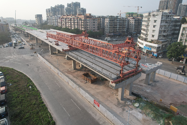 三和大道跨线桥架梁202401.jpg