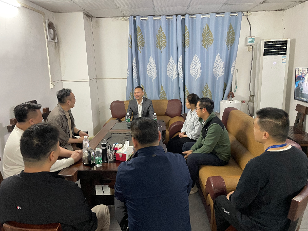 局党组前往中达物流慰问.jpg