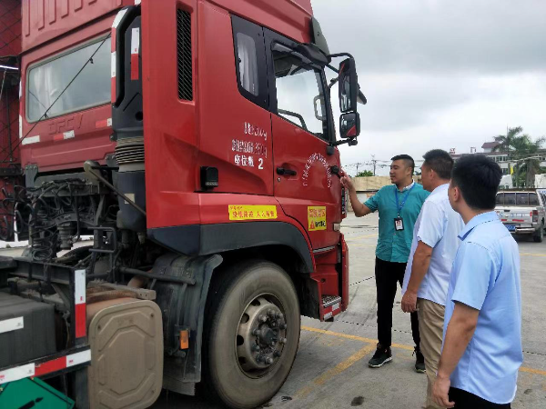 图1：宣传推广安装重型货车右侧盲区监测设备.jpg