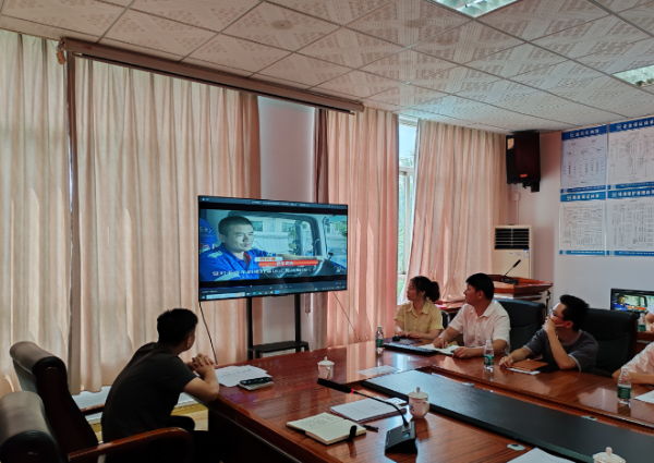 图3：在新会区国道G240线新会会城至牛湾段改造工程联合体项目经理部召开异地运营重型货车安装右侧盲区宣贯会.jpg.png
