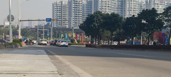 图6：会城大道-新峰路交叉口.jpg
