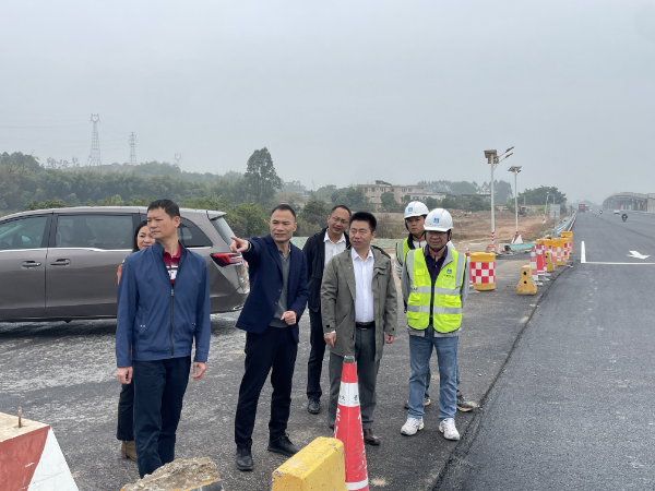 图3：前往江门大道南（西）线进行走访慰问.jpg