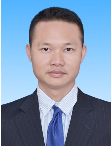 龙云飞.jpg