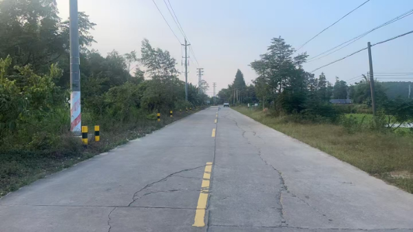 2025年12月底完成县道X531线湾东路段升级改造工程(施工前) (2).jpg