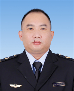 游杰_编辑.jpg